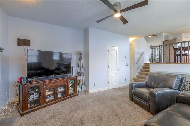 824 SE 13th Street, Lee's Summit, MO 64081