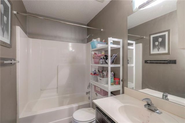 824 SE 13th Street, Lee's Summit, MO 64081