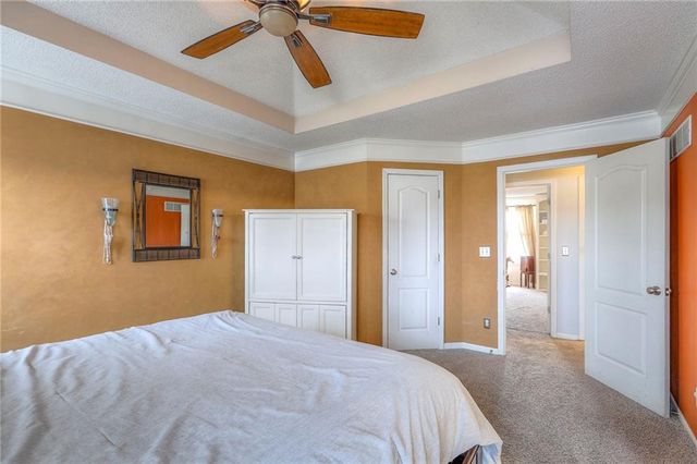 824 SE 13th Street, Lee's Summit, MO 64081