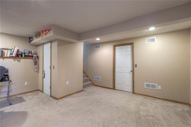 824 SE 13th Street, Lee's Summit, MO 64081