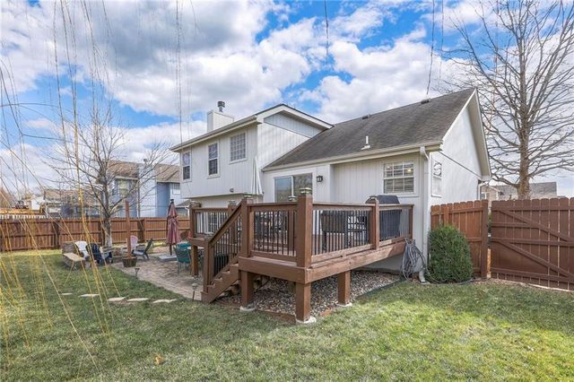 824 SE 13th Street, Lee's Summit, MO 64081