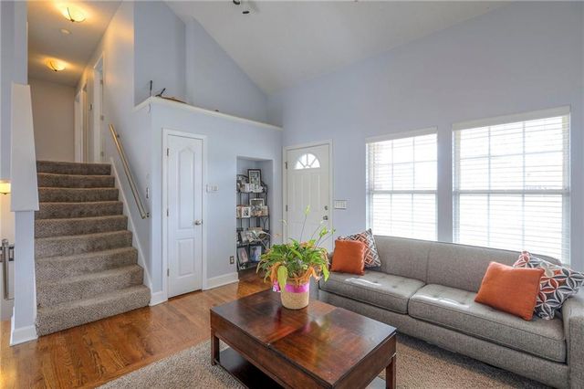 824 SE 13th Street, Lee's Summit, MO 64081