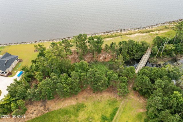 243 Wind Lake Road S, Oriental, NC 28571