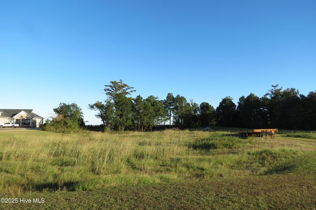 243 Wind Lake Road S, Oriental, NC 28571