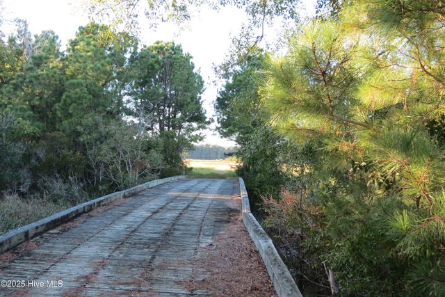 243 Wind Lake Road S, Oriental, NC 28571