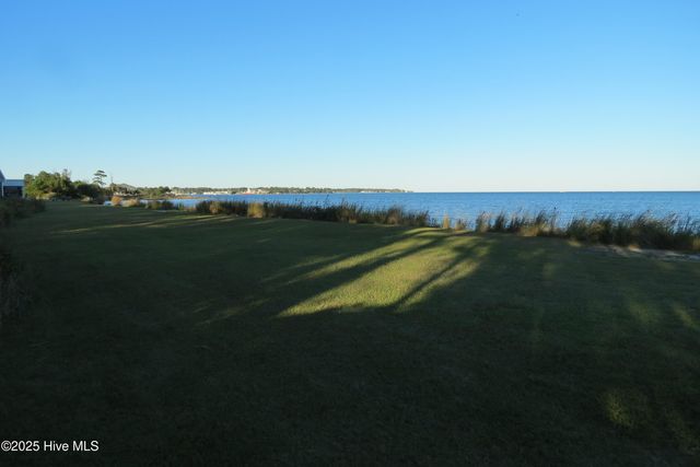 243 Wind Lake Road S, Oriental, NC 28571