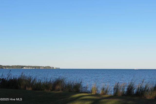 243 Wind Lake Road S, Oriental, NC 28571