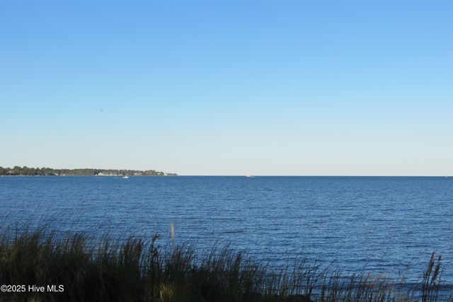 243 Wind Lake Road S, Oriental, NC 28571