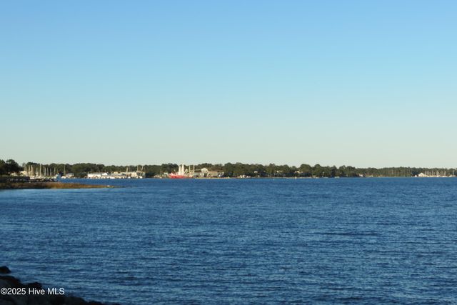 243 Wind Lake Road S, Oriental, NC 28571