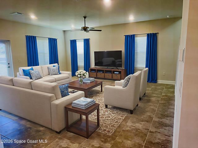 1092 Canfield Circle SE, Palm Bay, FL 32909