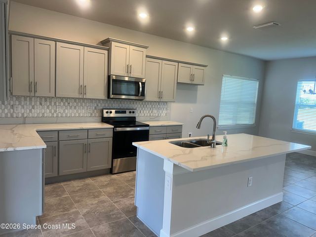 1092 Canfield Circle SE, Palm Bay, FL 32909