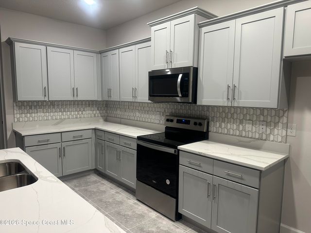 1092 Canfield Circle SE, Palm Bay, FL 32909