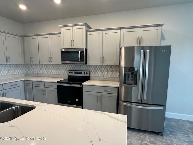 1092 Canfield Circle SE, Palm Bay, FL 32909