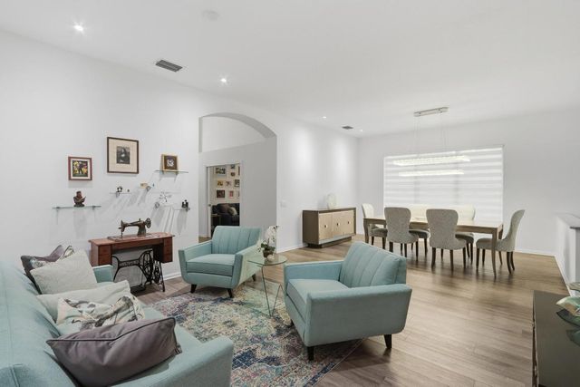 8752 Palm River Drive, Lake Worth, FL 33467