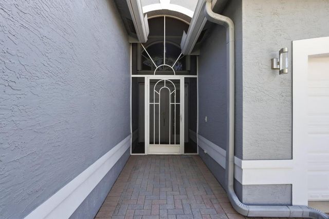 8752 Palm River Drive, Lake Worth, FL 33467