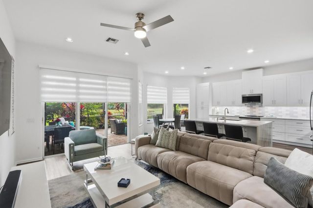 8752 Palm River Drive, Lake Worth, FL 33467