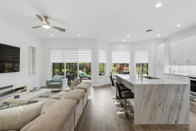 8752 Palm River Drive, Lake Worth, FL 33467