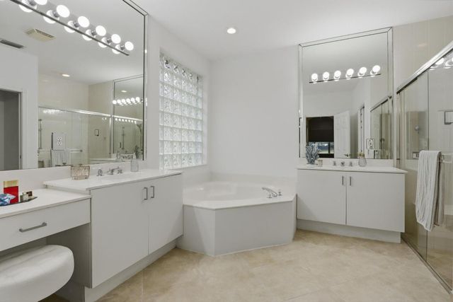 8752 Palm River Drive, Lake Worth, FL 33467