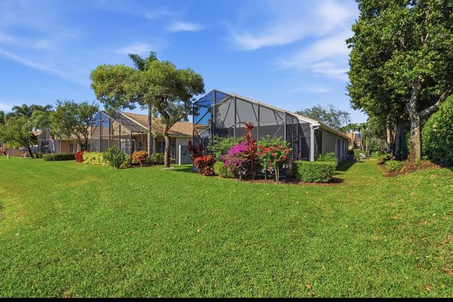 8752 Palm River Drive, Lake Worth, FL 33467