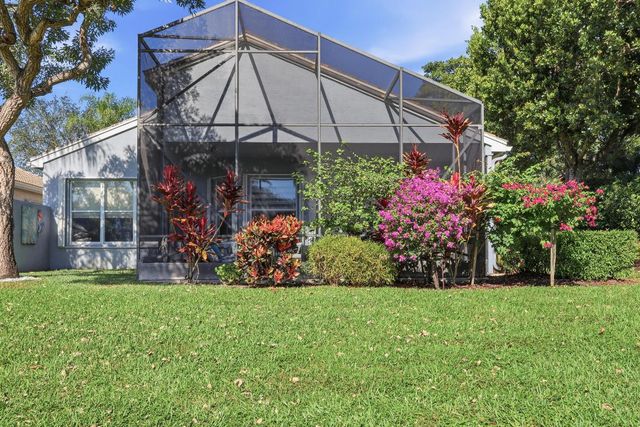 8752 Palm River Drive, Lake Worth, FL 33467