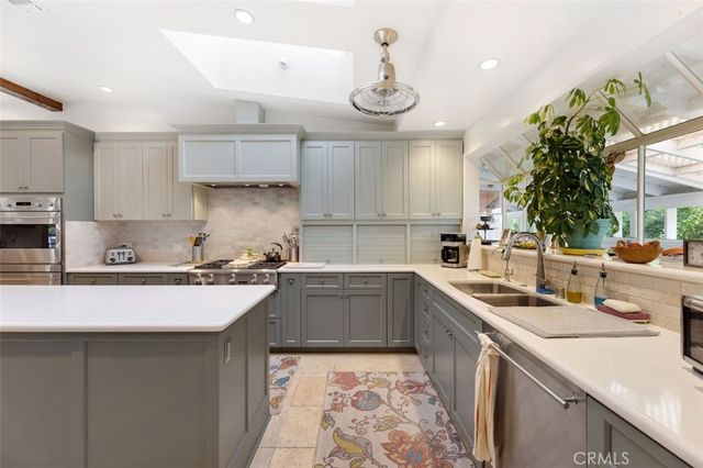 16244 Dorilee Lane, Encino, CA 91436