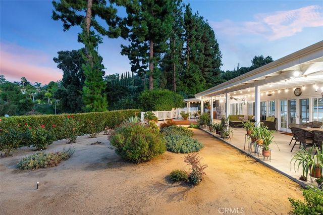 16244 Dorilee Lane, Encino, CA 91436