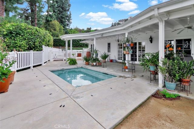 16244 Dorilee Lane, Encino, CA 91436