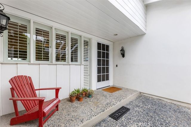 16244 Dorilee Lane, Encino, CA 91436