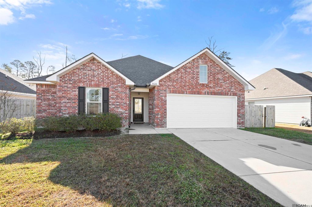 9626 S Grand Marsh Ct, Denham Springs, LA 70726