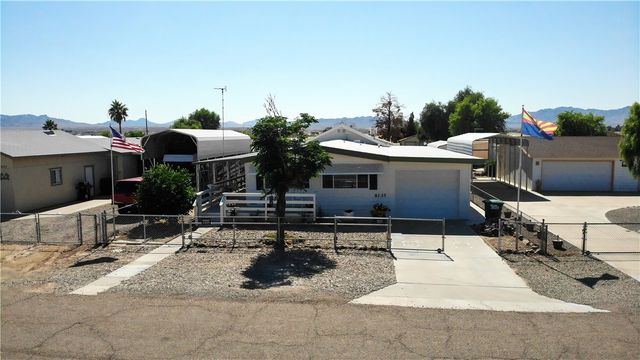 8135 S Smoketree Lane, Mohave Valley, AZ 86440