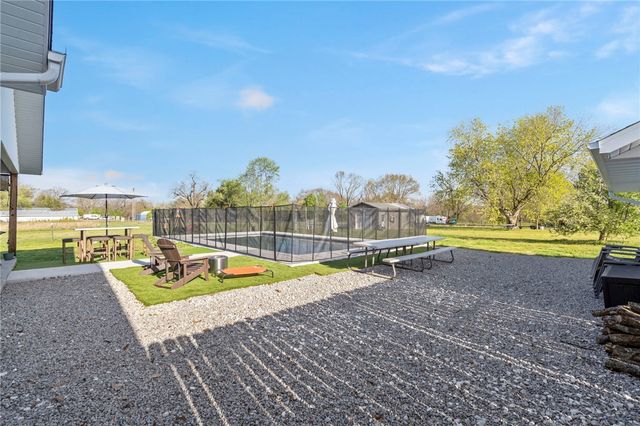 9248 E McNelly Road, Bentonville, AR 72712