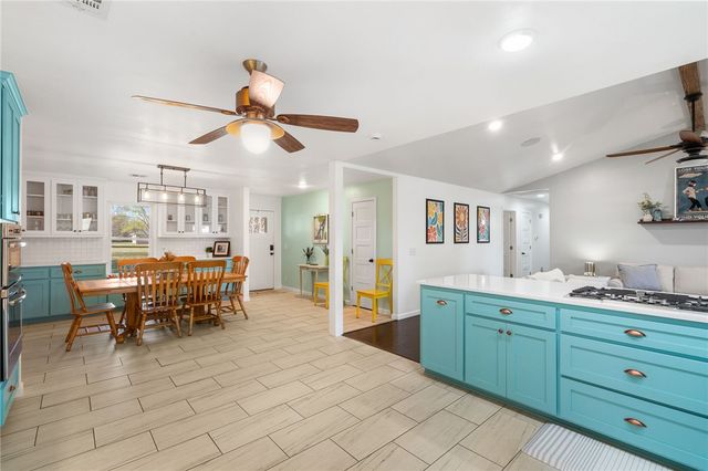 9248 E McNelly Road, Bentonville, AR 72712