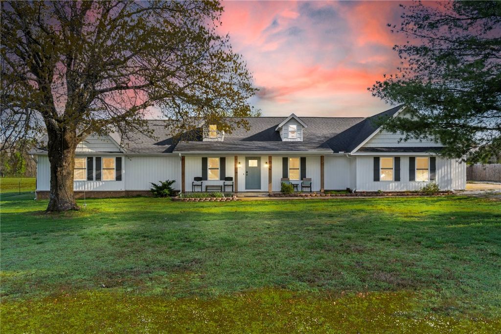 9248 E McNelly Road, Bentonville, AR 72712