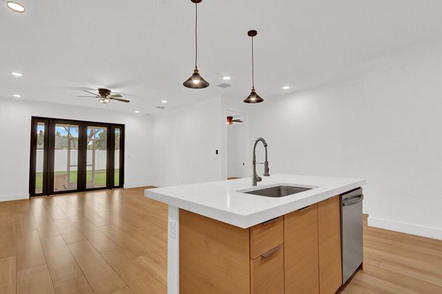 6810 Church Street, Jupiter, FL 33458