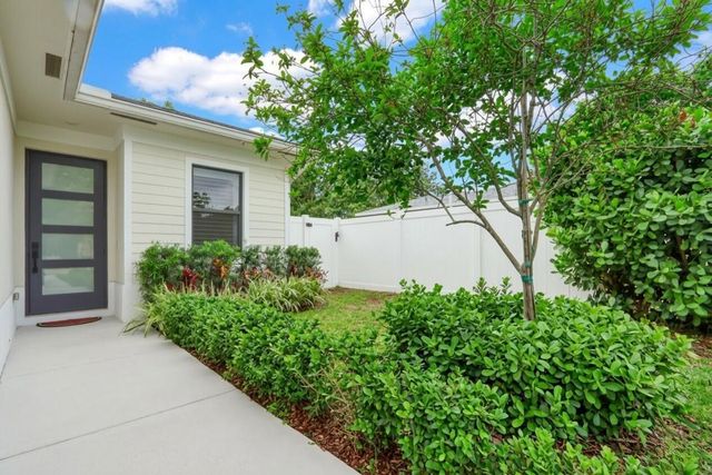 6810 Church Street, Jupiter, FL 33458