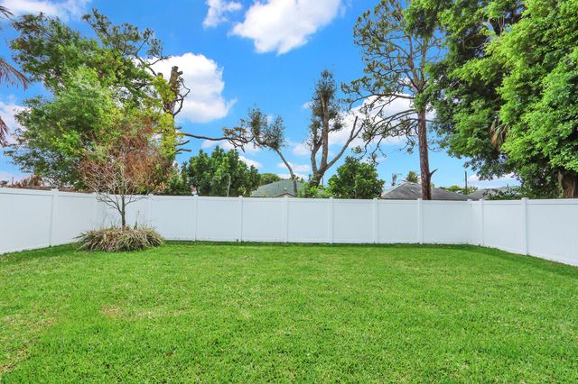 6810 Church Street, Jupiter, FL 33458