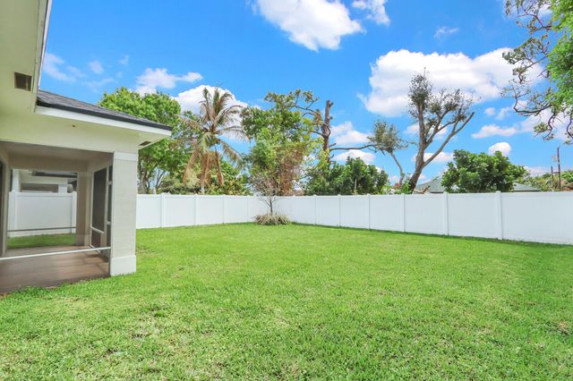 6810 Church Street, Jupiter, FL 33458