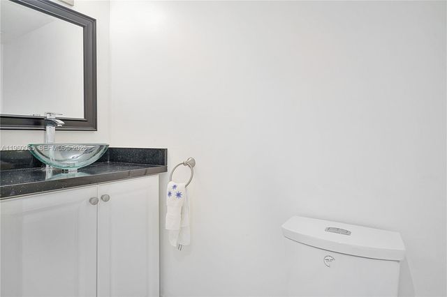 780 NE 69th St 2506, Miami, FL 33138