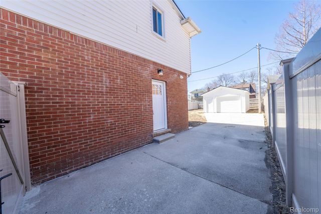 1850 21st Street, Wyandotte, MI 48192