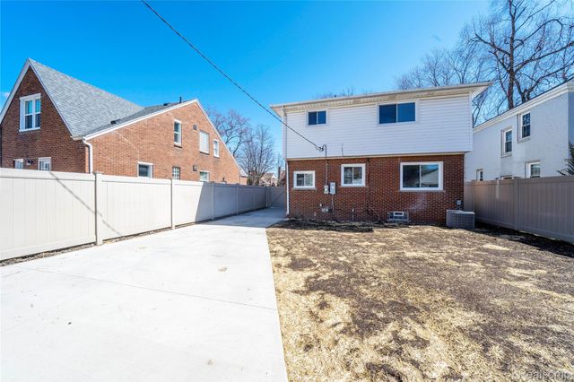 1850 21st Street, Wyandotte, MI 48192