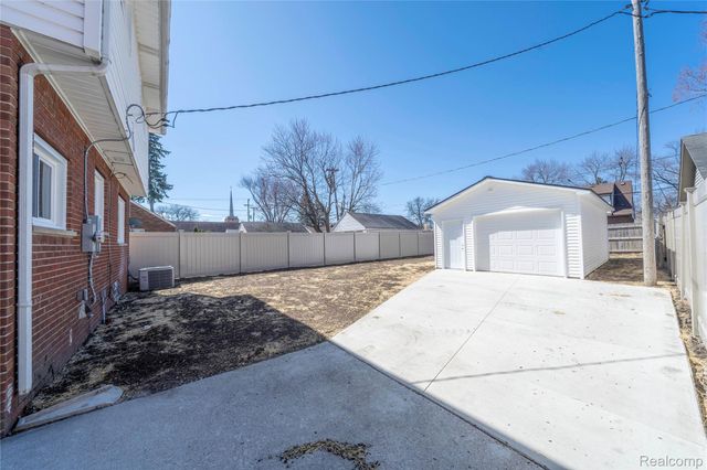 1850 21st Street, Wyandotte, MI 48192