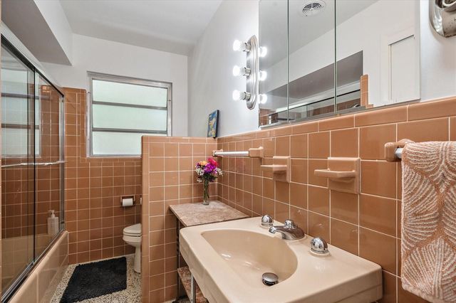 2715 VALENCIA DRIVE, Sarasota, FL 34239