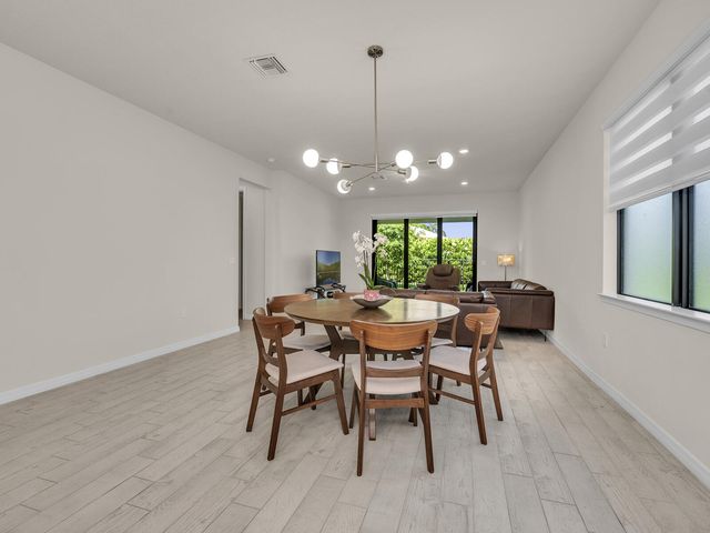 4808 Chantilly Road, Lake Worth, FL 33467
