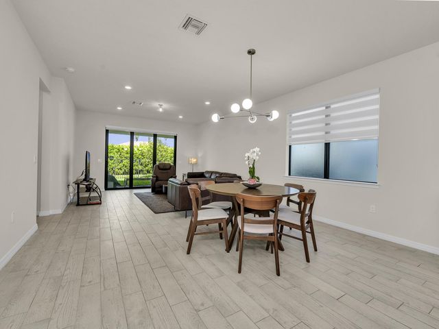 4808 Chantilly Road, Lake Worth, FL 33467