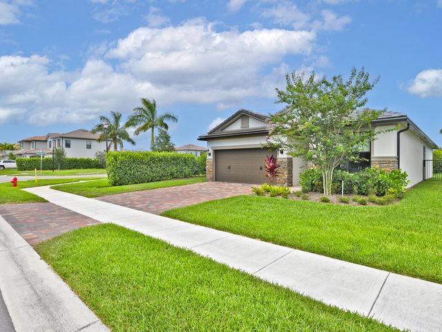 4808 Chantilly Road, Lake Worth, FL 33467
