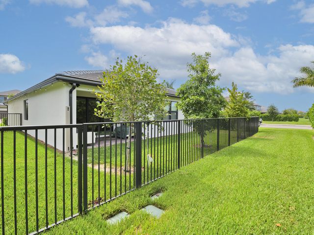 4808 Chantilly Road, Lake Worth, FL 33467