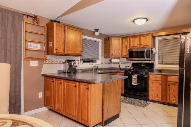 7 Roosevelt St, Wareham, MA 02571