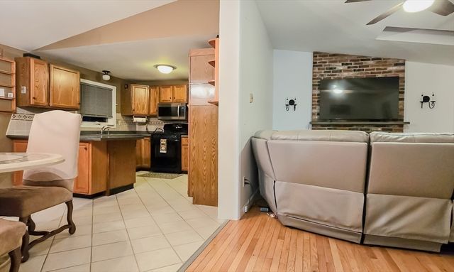 7 Roosevelt St, Wareham, MA 02571