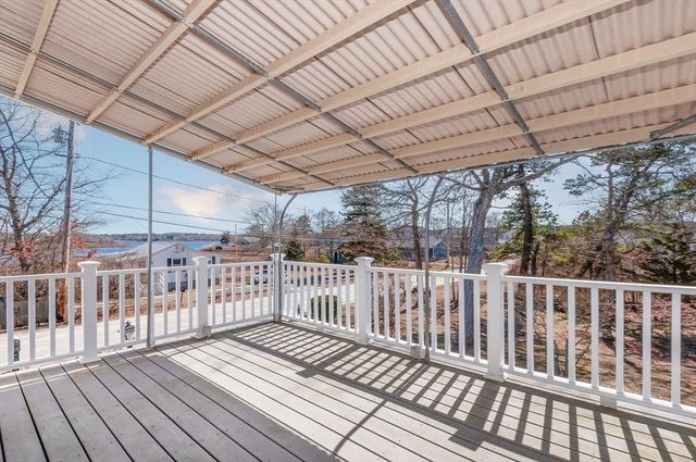 7 Roosevelt St, Wareham, MA 02571