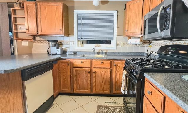 7 Roosevelt St, Wareham, MA 02571